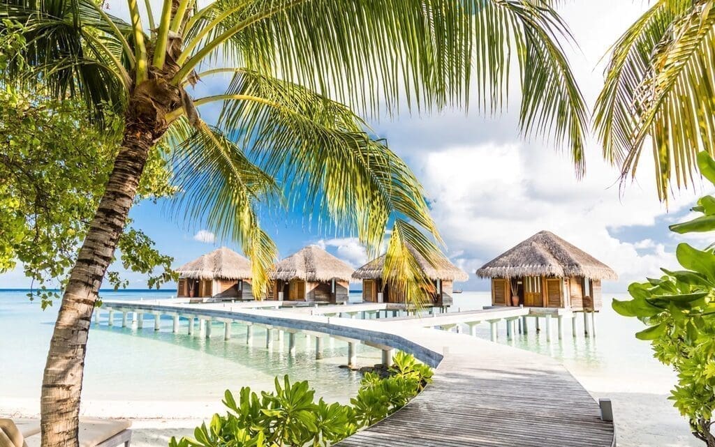 bah lux hotel maldives 2 10 Most Luxurious All-Inclusive Resorts In The World