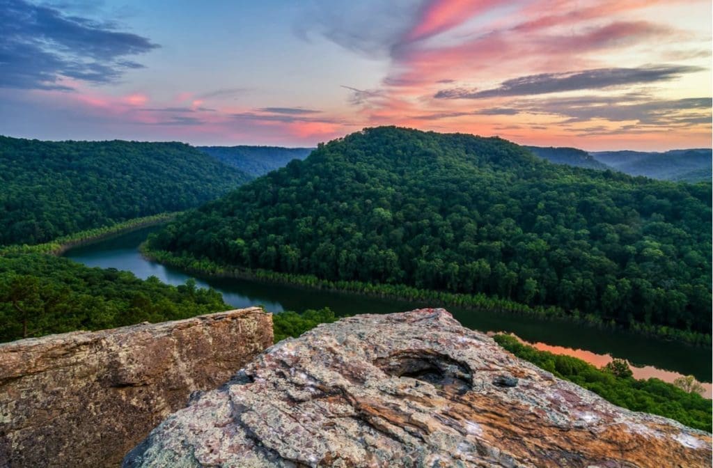 10 Beautiful Places To Visit In Kentucky And Tennessee - Globe Migrant