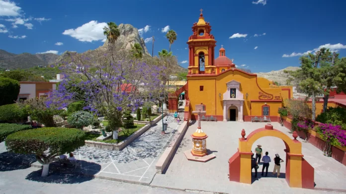 Relaxing in a luxury safari-style things to do in Queretaro