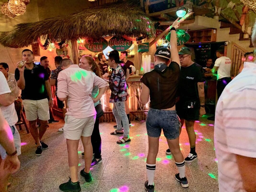 Puerto Vallarta Nightlife Best Bars And Clubs Globe Migrant