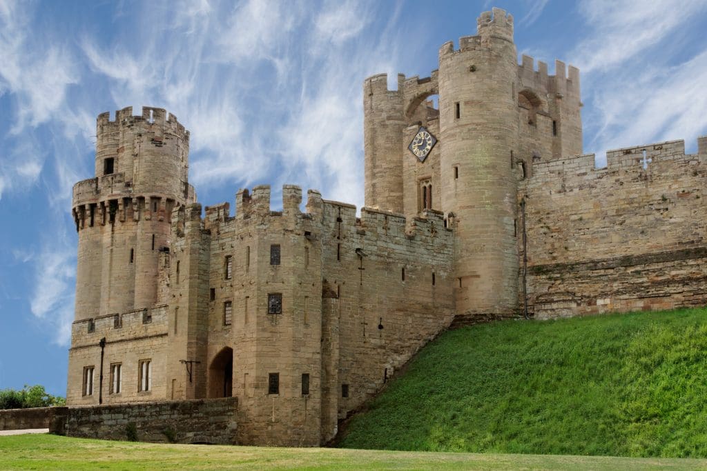 castle entrance hires 1024x683 1 15 Top Castles to Visit in England