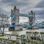 Unskilled-Jobs-in-the-UK-Open-Doors-for-Foreigners-in-2024-globe-migrant-unskilled-jobs-in-the-UK-for-foreigners