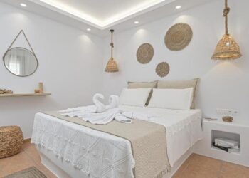 15 Best Airbnbs in Naxos, Greece