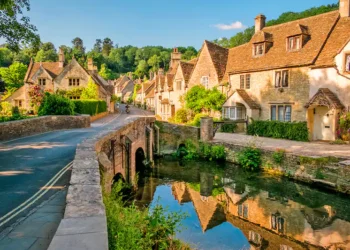15 Best Things To Do in Bourton on the Water (Cotswolds)