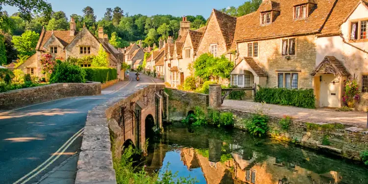 15 Best Things To Do in Bourton on the Water (Cotswolds)