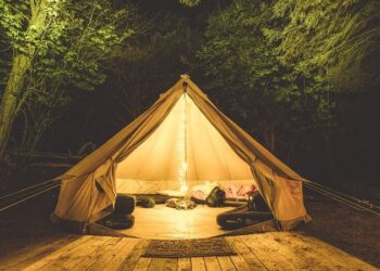 10 best Airbnbs and team-building experiences for a company offsite