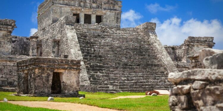 10 Best Mayan Ruins in Mexico + Archaeological Sites