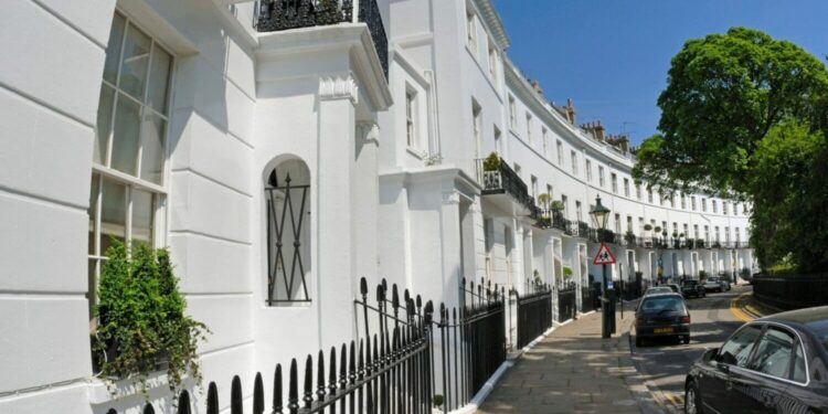 Where To Stay in London (First Time Visitors)