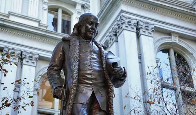 High School Seniors Compete for Lique Scholarships