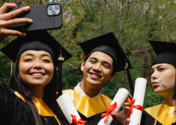 Navigating Your Career Journey: How to Apply for a UK Graduate Visa (PSW Visa) in 2024