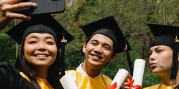 Navigating Your Career Journey: How to Apply for a UK Graduate Visa (PSW Visa) in 2024