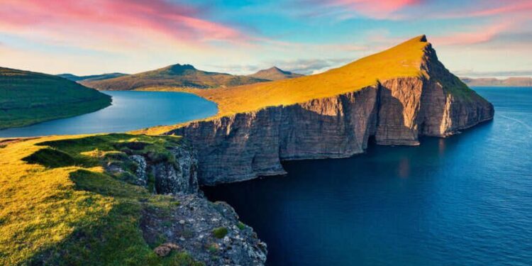 Navigating Opportunities: Best Countries to Immigrate in 2024 – A Comprehensive Guide to the Top Destinations for Migrants