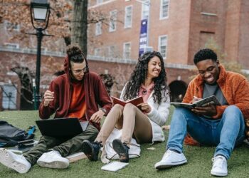 Deadline! 20 Scholarships for International Students Expiring Dec 2023