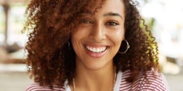 How to Use Body Language Cues to Be a Better Traveler