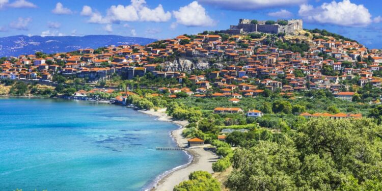 15 Best Places To Visit in Greece (2022 Update)