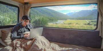 10 Best Van Life Jobs (Easy Ways to Make Money On the Road)