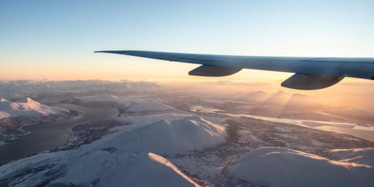 SHOCKING: Why airplanes don’t fly over the North Pole